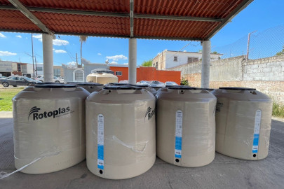 Entregan tinacos subsidiados a ejidatarios