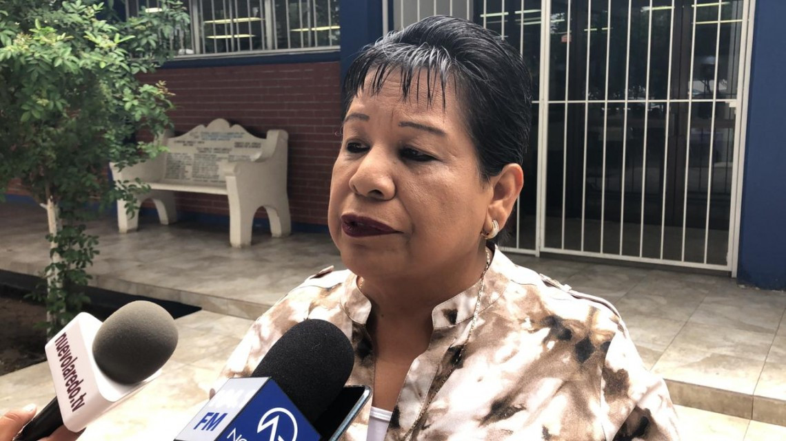 Alumnos de la UPN festejan a maestros