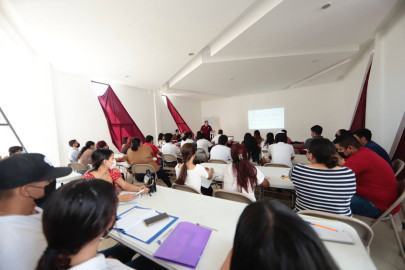 Ofrece Municipio y Tec Milenio Beca de 40% para certificación en inglés 