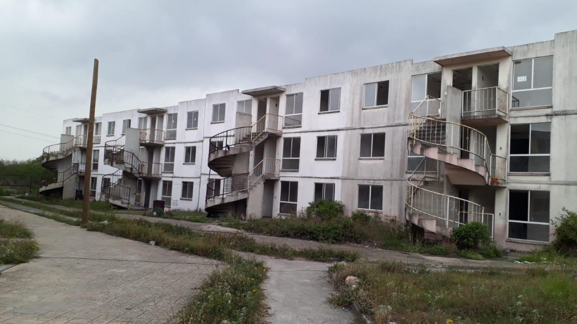 Familias viven en fraccionamiento sin energía eléctrica, piden auxilio