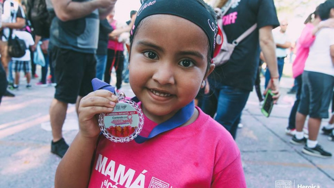 Realizan carrera “Corriendo por mamás sanas”