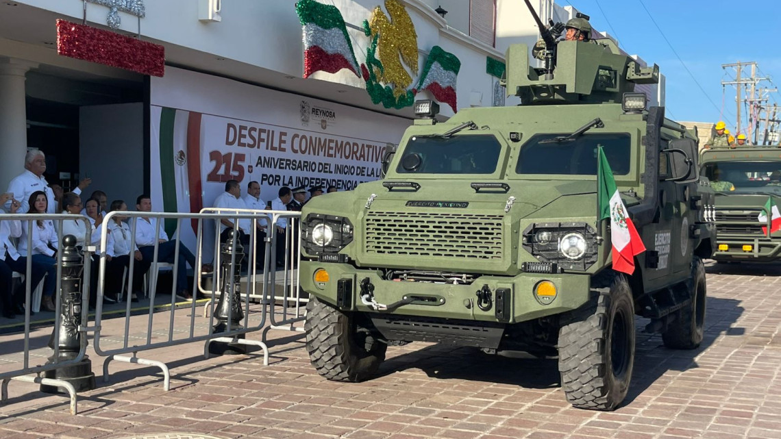 Desfilan por el 215 aniversario de la Independencia de México en Reynosa