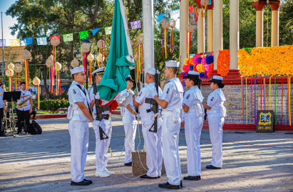 Preside Alcalde Mario López ceremonia de Honores a la Bandera organizada por la Secretaría de Bienestar Social