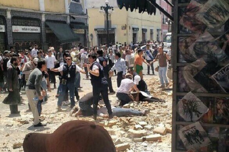 Tres muertos en Puebla por sismo