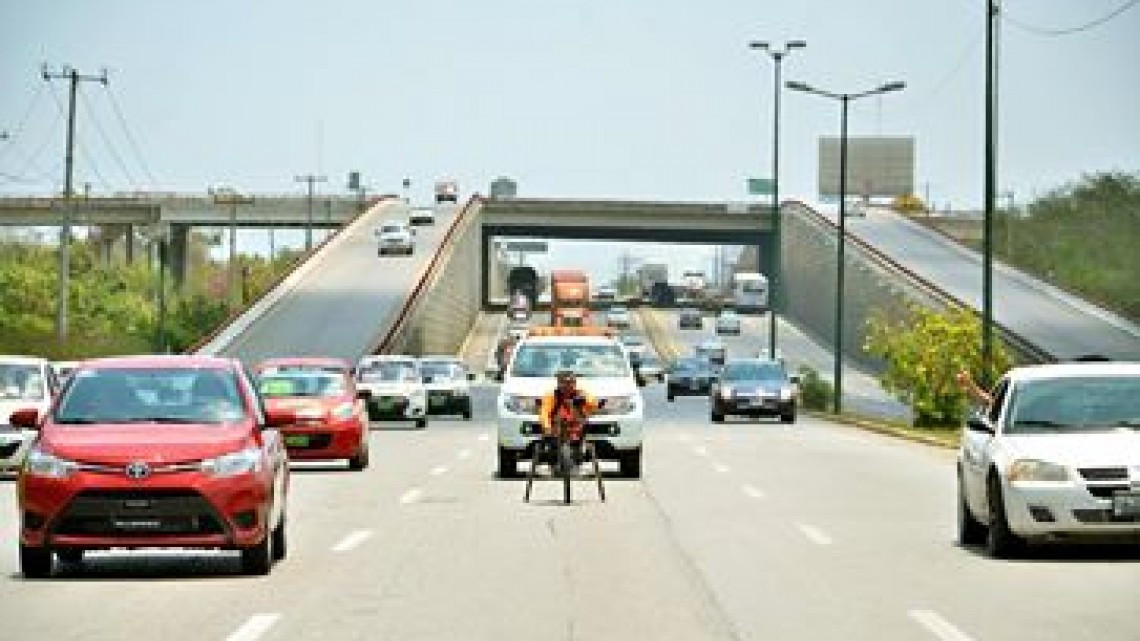 Recibe presidenta del DIF Altamira, al atleta Mario Dávalos Romero