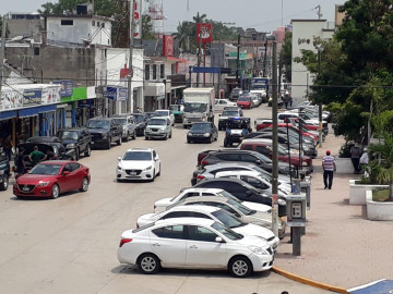 Tránsito busca se respete los límites de velocidad y los espacios para estacionarse