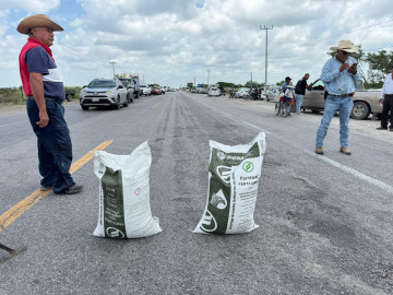 Productores bloquean nuevamente carretera Victoria-Matamoros