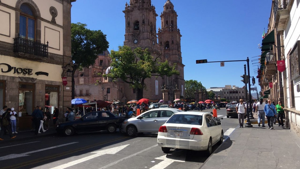 CNTE y Sindicato de Trabajadores del Poder Ejecutivo paralizan Morelia   
