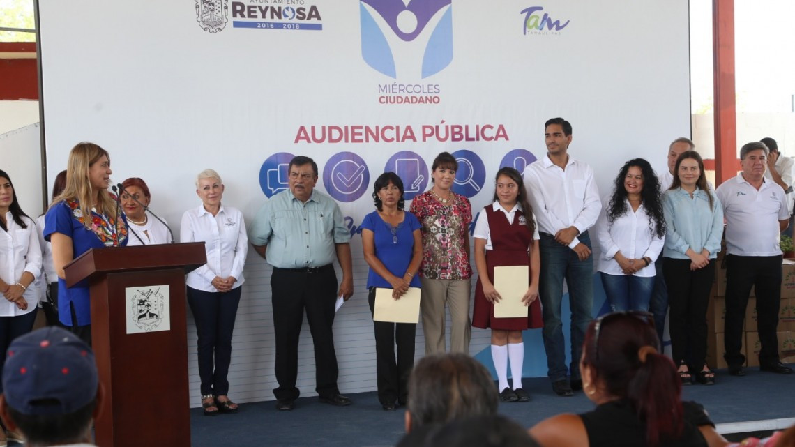 Benefician a 600 en audiencia pública en la Esfuerzo Nacional