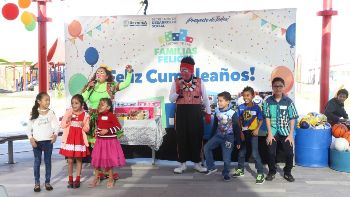 Festejan 102 niños su 'Cumpleaños del Mes'