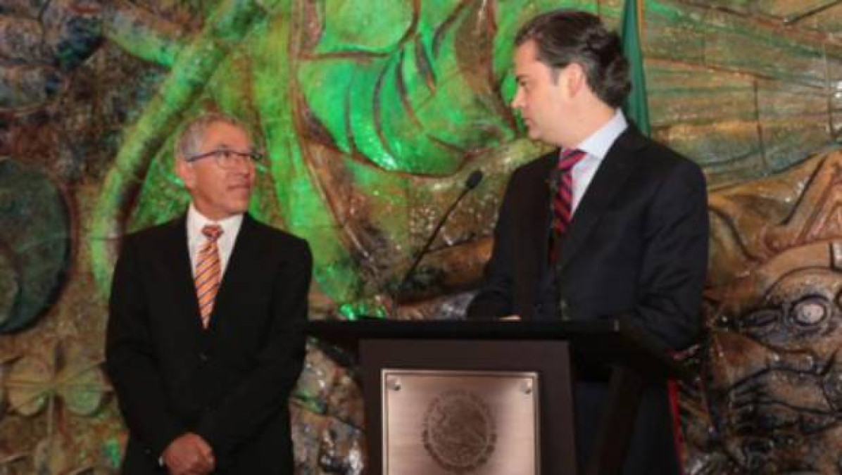 Deja Salvador Jara la SEP, se une a Meade