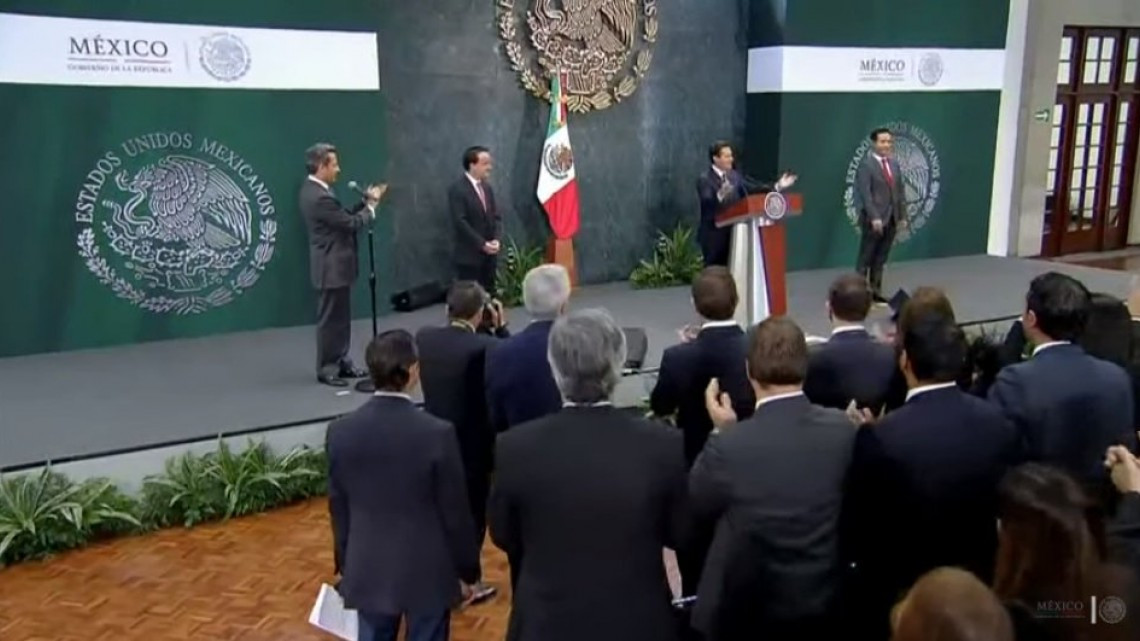 Oficial: Mikel Arriola deja el IMSS