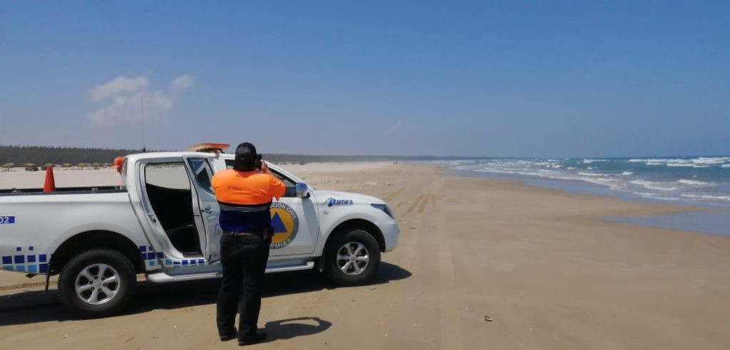 Evita Protección Civil ingreso a playa Tesoro
