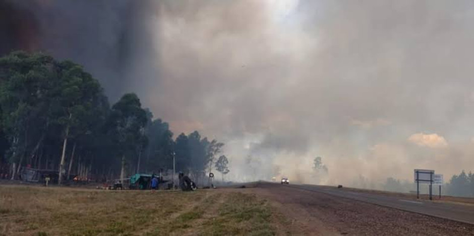 Evacuan a residentes en Condado Brooks por incendio masivo
