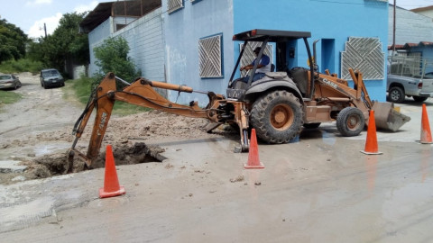 Rehabilita COMAPA línea general de agua en la colonia Hidalgo