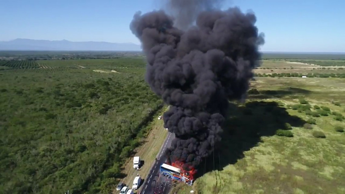 Deja 3 muertos y 10 heridos accidente en carretera Victoria - Monterrey