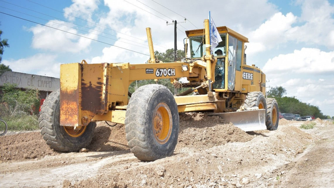 Arranca rehabilitación de acceso al ejido 6 de enero