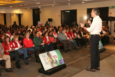 Nuño afirma que con reforma educativa se han otorgado más becas