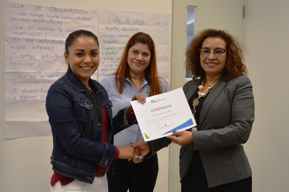 Docentes en educación especial concluyen talleres 