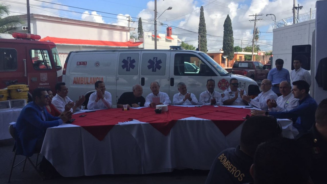 Chuchín convive con bomberos de Matamoros