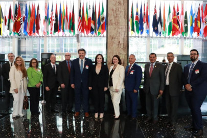 Impulsa Carmen Lilia Canturosas proyecto de Parque Binacional en Washington