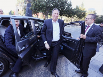 Meade arriba al CEN a comida con priistas