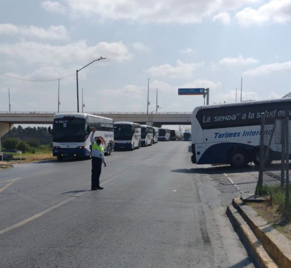 Apoya Tránsito de Nuevo Laredo caravanas de vacunación regias