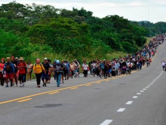 Texas enviará migrantes a Washington en camiones: Greg Abbott