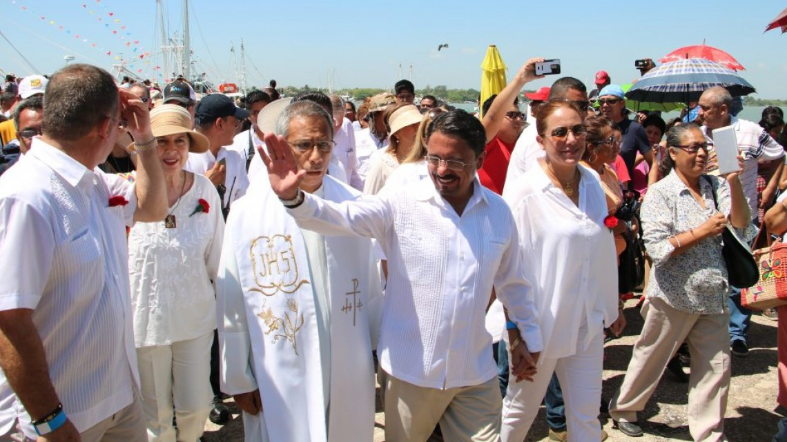 Con éxito se realiza la procesión de la Virgen de Carmen en Madero
