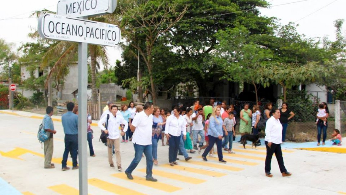 Inaugura alcaldesa pavimentación en la colonia lomas de Altamira