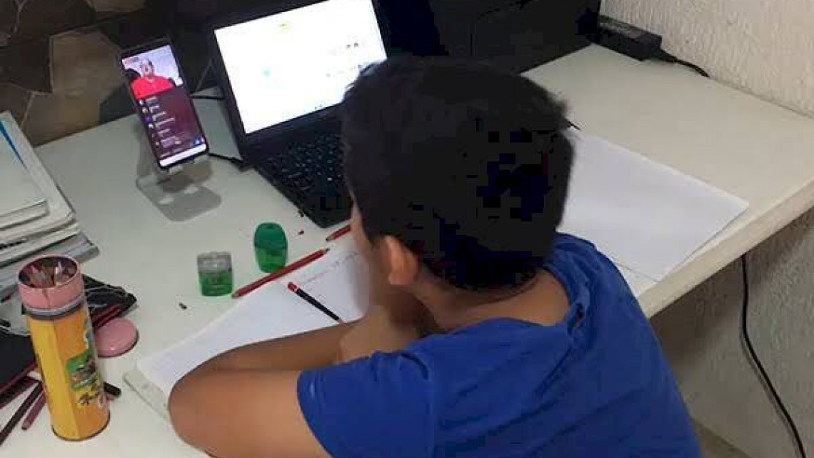 El 70 % de los estudiantes de primaria en Nuevo Laredo logran conectarse en línea para tomar sus clases 