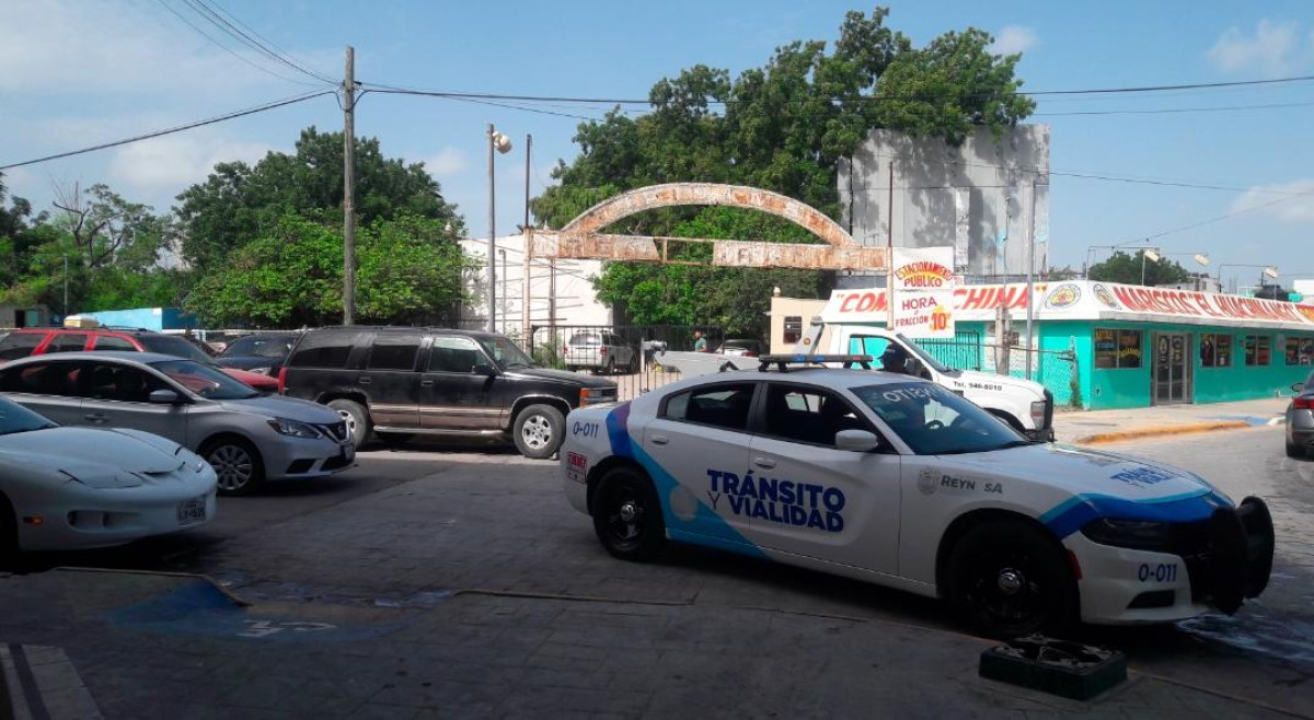 Continúan remolcando autos mal estacionados