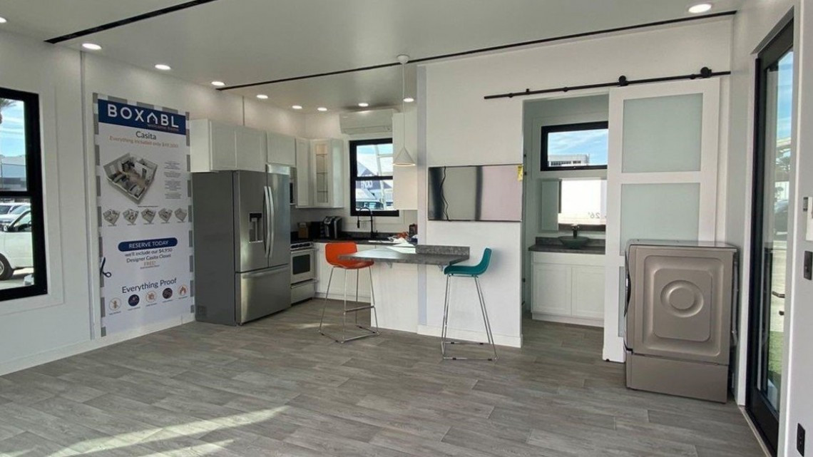 Elon Musk estrena casa en el Valle de Texas ¡de tan sólo 35m²!