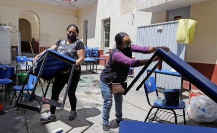 Padres prefieren limpiar escuelas y no pagar cuotas en Madero