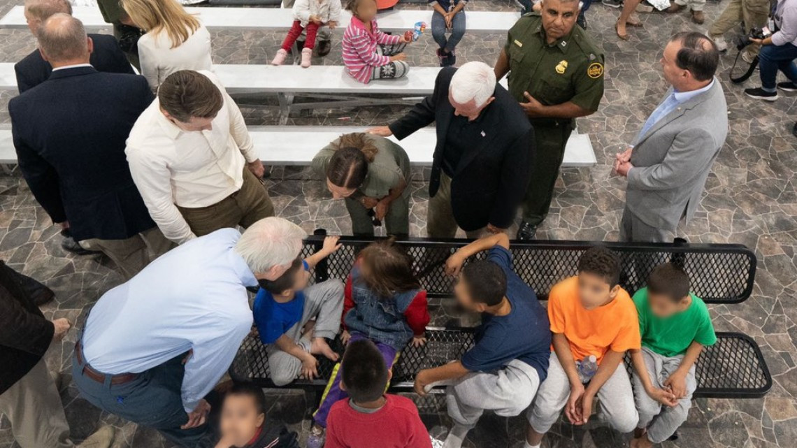 Mike Pence visita McAllen, Texas para atender crisis migratoria