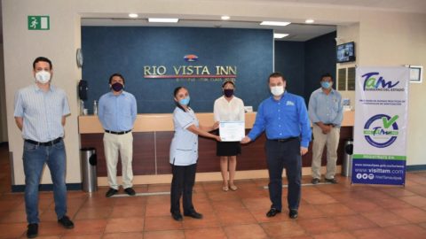 Entrega Turismo Tamaulipas primeras constancias de limpieza “SaniTamPro”