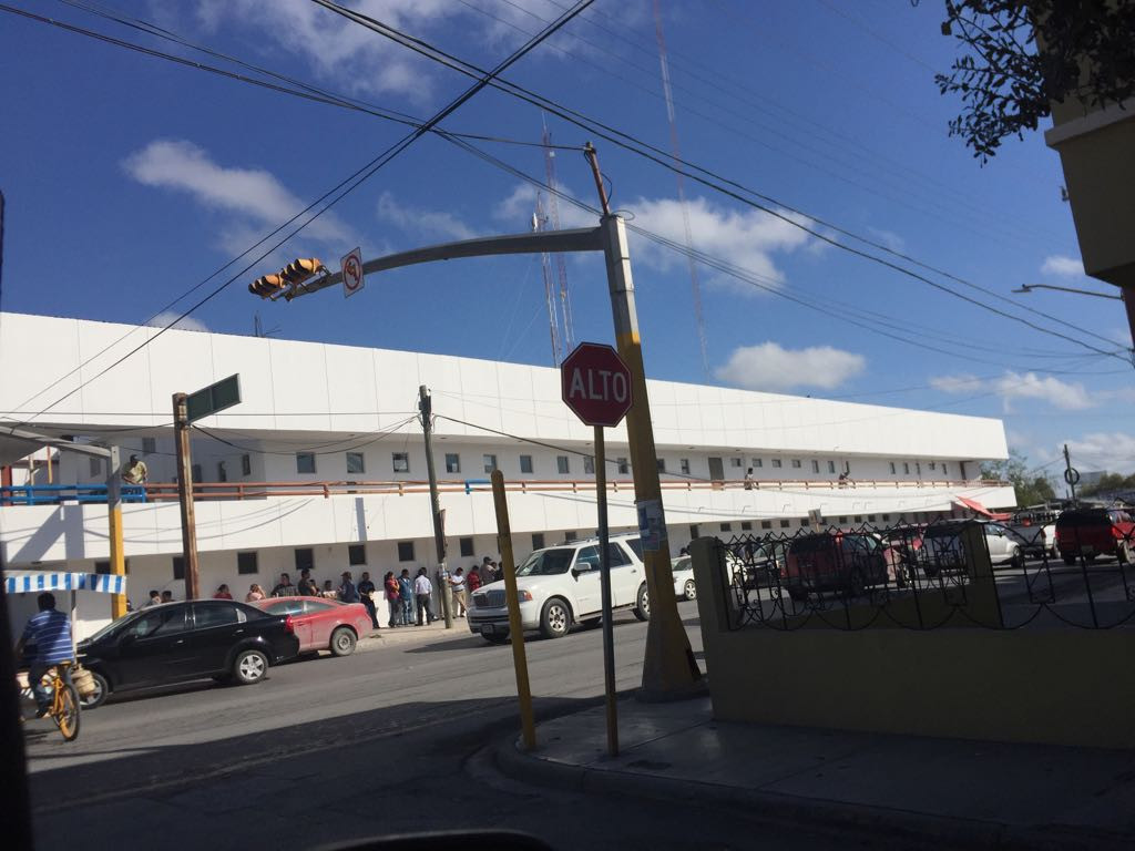 Saturan contribuyentes Oficina Fiscal, aprovechan descuentos