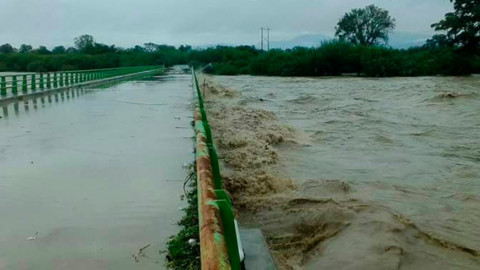 Se desborda río San Juan en Nuevo León