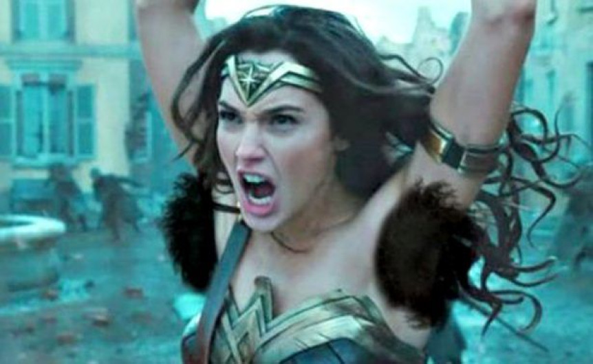 Axilas de 'Mujer Maravilla' causan polémica en redes