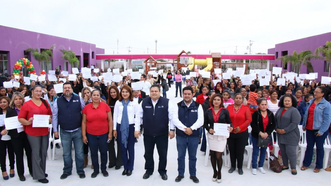 Entregan Unidos por Reynosa, constancias de cursos de capacitación