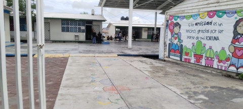 Apoya Gobierno de Carlos Peña Ortiz saneamiento de Escuela Primaria