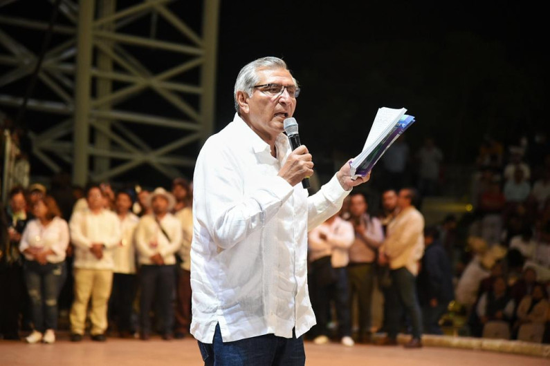 Reaparece Adán Augusto tras señalamientos; afirma estar dispuesto a colaborar con autoridades