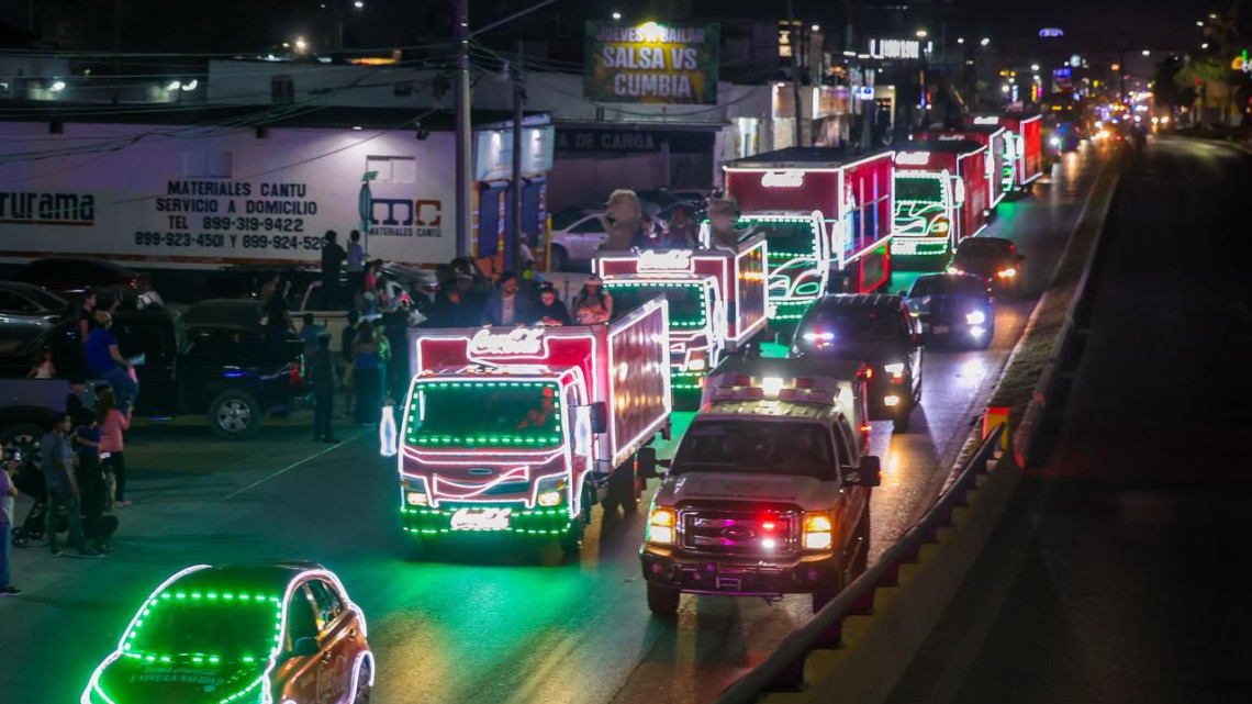 Apreciaron miles de reynosenses el Desfile Navideño 2025 de más de 350 vehículos 
