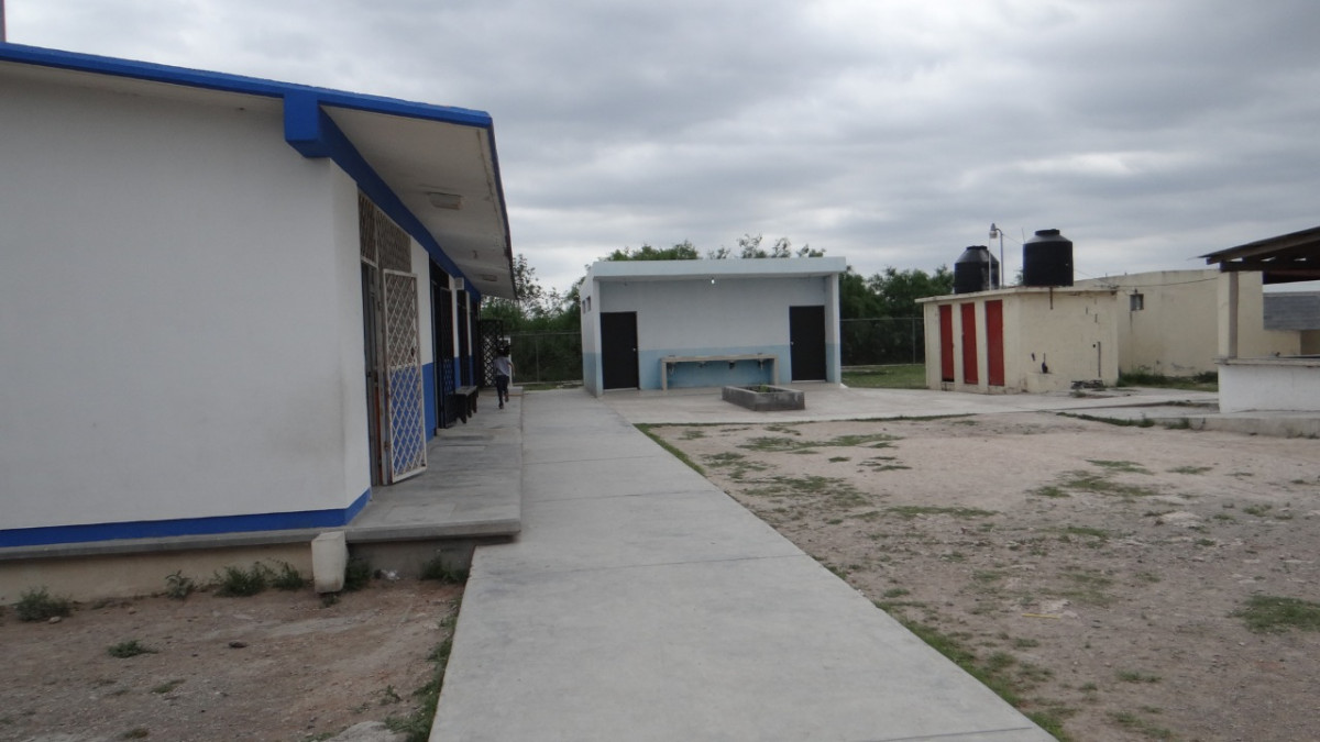 Soluciona COMAPA problema de drenaje en escuela de La Retama