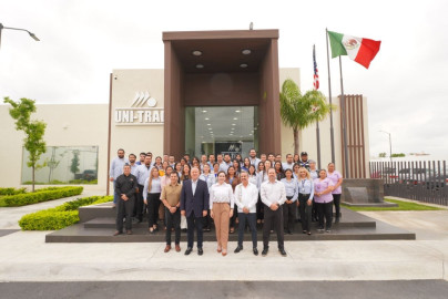 Resplada Grupo UNI-TRADE a candidata Carmen Lilia Canturosas Villarreal