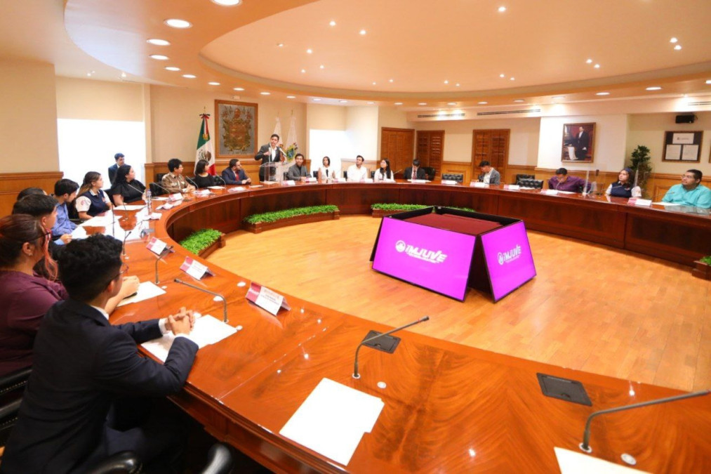 Promueve IMJUVE participación política de jóvenes con Cabildo Juvenil 