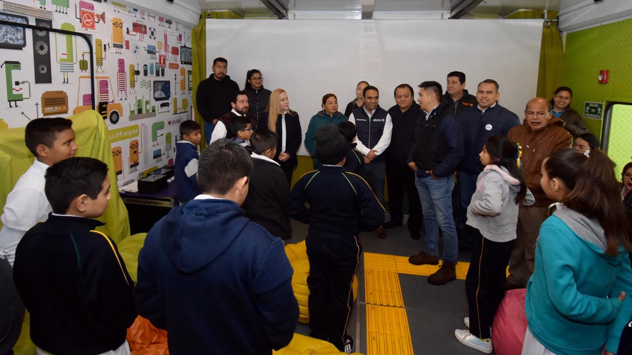 Activa Alcaldesa unidad móvil del Instituto Federal de Telecomunicaciones