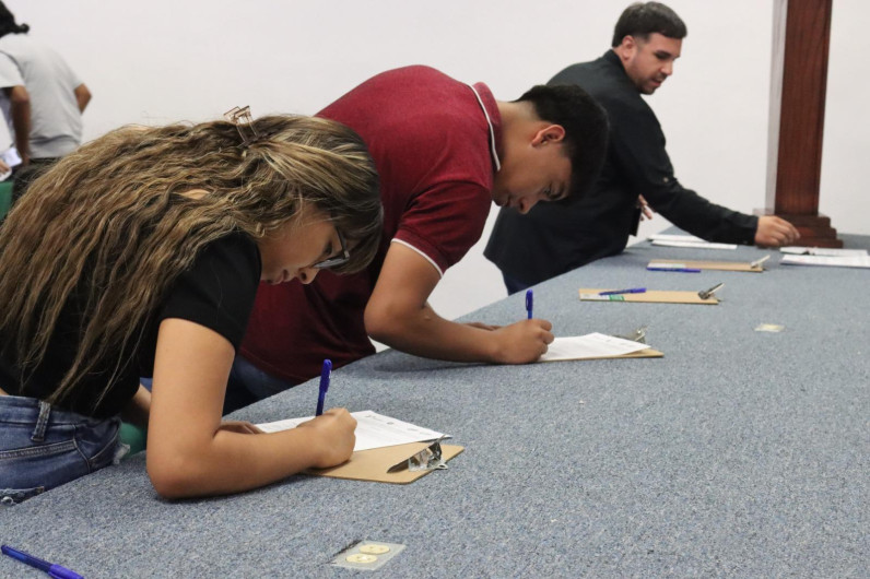 Entrega UP Región Ribereña becas para el cuatrimestre mayo-agosto