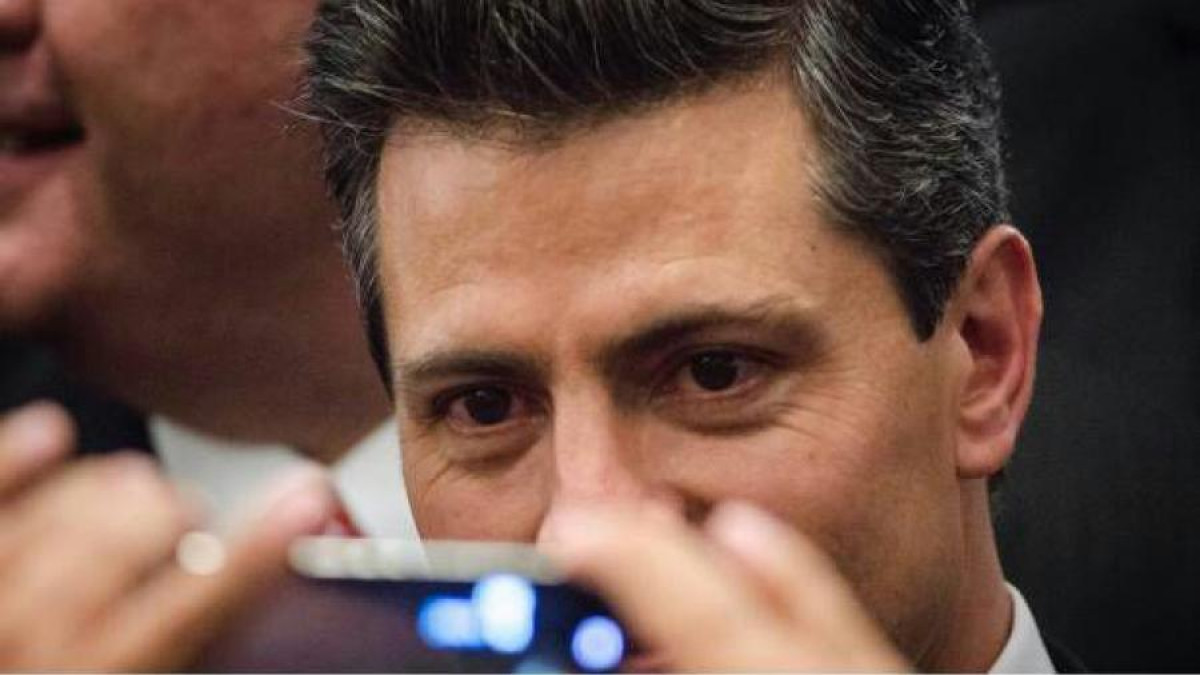 Luces provocan conjuntivitis a EPN y a su gabinete