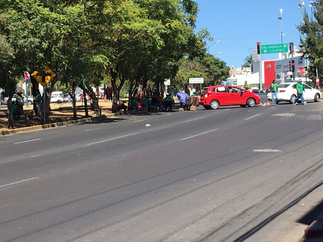 CNTE y Sindicato de Trabajadores del Poder Ejecutivo paralizan Morelia   